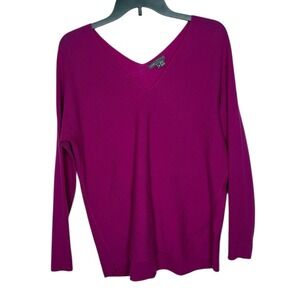 Vince 100% Cashmere V- Neck Sweater Pink Size Medium Cozy‎ Quiet Luxury